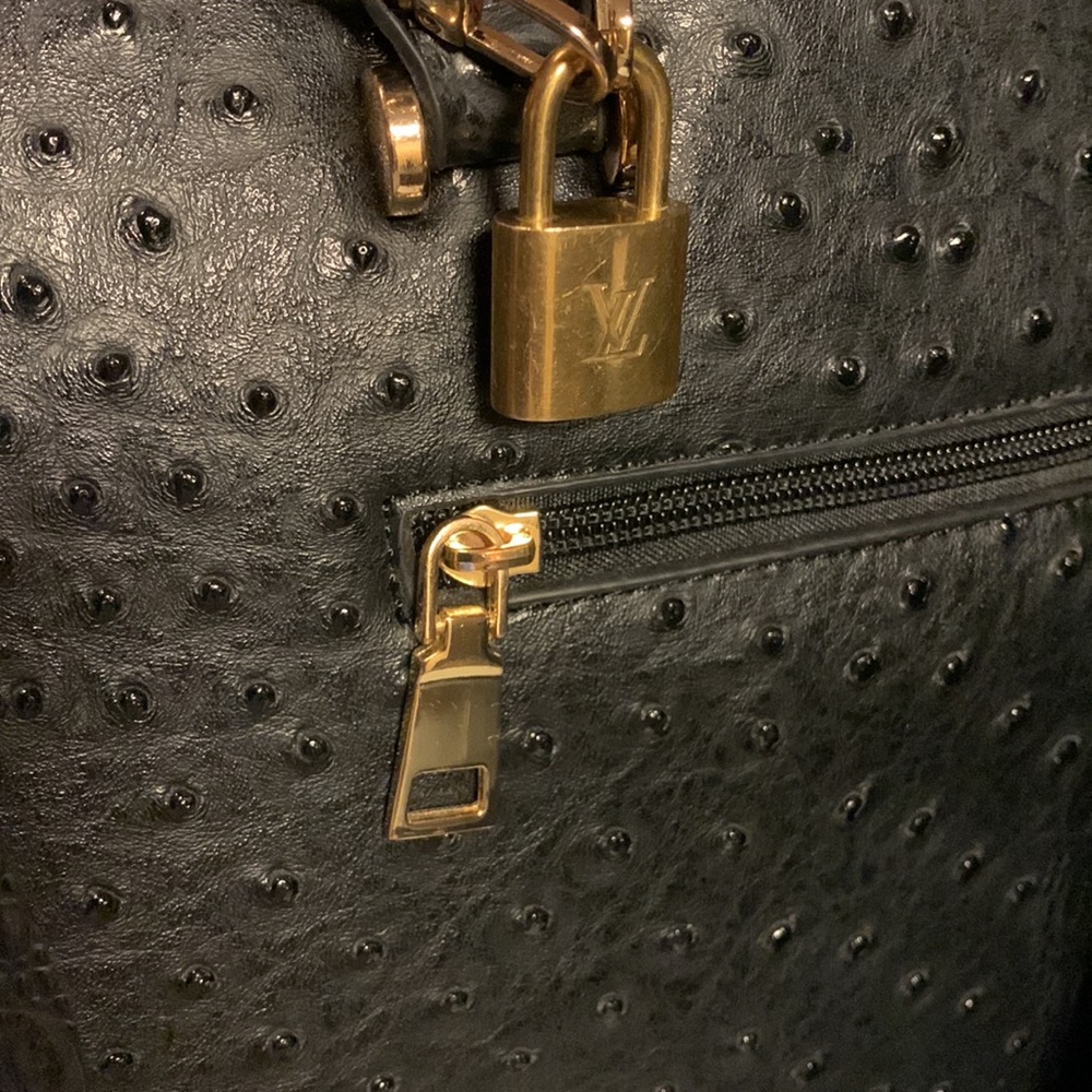 Authentic Lv Lock - image 4
